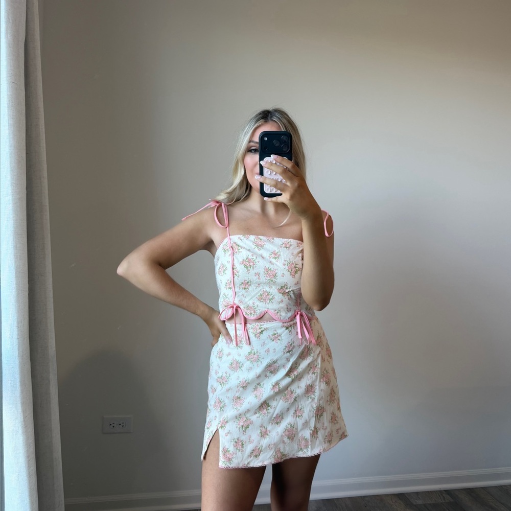Floral Pink and White Mini set